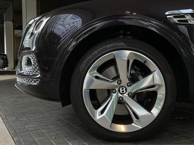 2018 Bentley BENTAYGA thumbnail 28