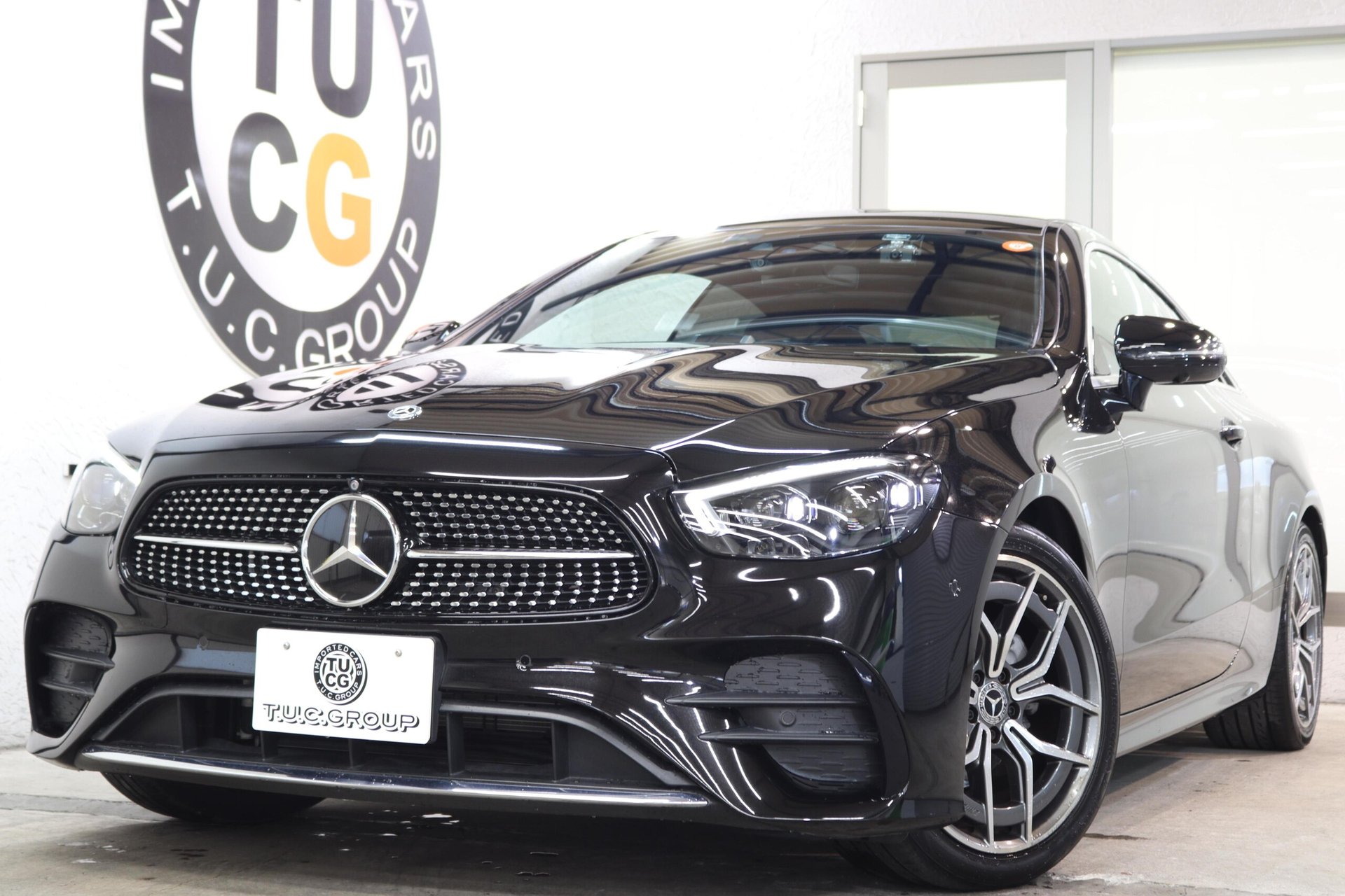 MERCEDES-BENZ E-CLASS COUPE - View 1