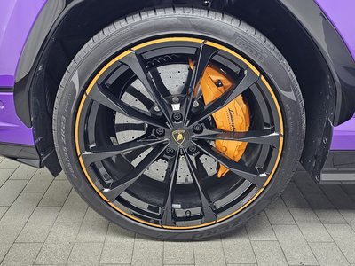 صورة 6 لـ 2024 Lamborghini URUS