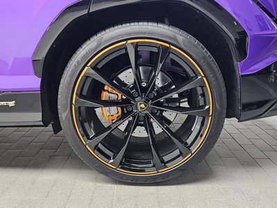 صورة 8 لـ 2024 Lamborghini URUS