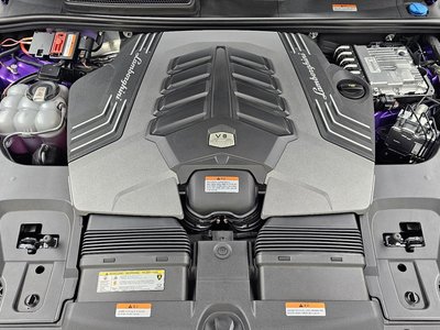 صورة 7 لـ 2024 Lamborghini URUS