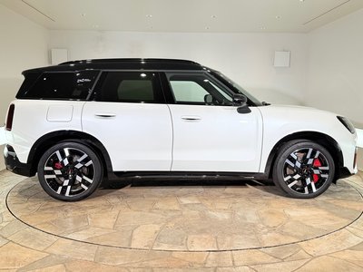 2025 MINI COOPER COUNTRYMAN photo 9