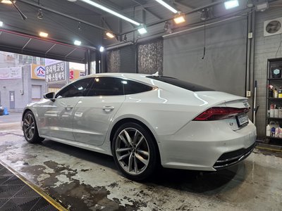 AUDI A7 - 7