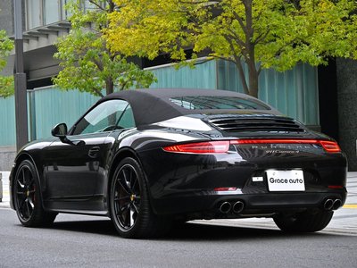 PORSCHE 911 CABRIOLET - 6