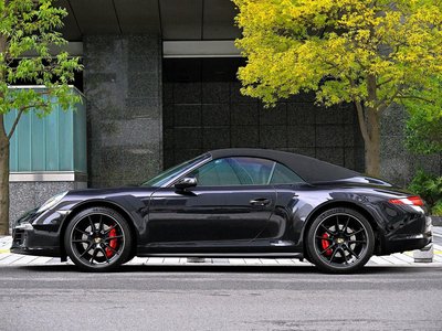PORSCHE 911 CABRIOLET - 4