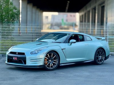 2011 Nissan GT-R 照片 1