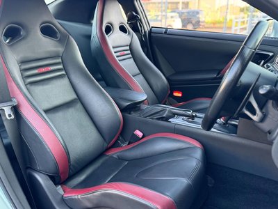 2011 Nissan GT-R 照片 14