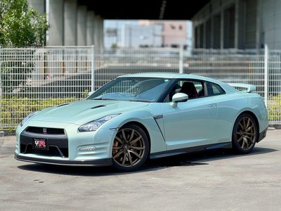 2011 Nissan GT-R 照片 2