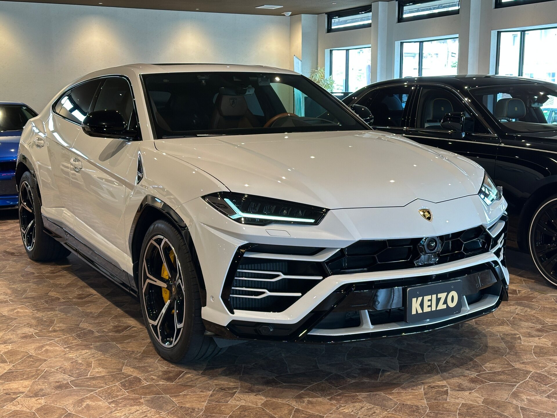 LAMBORGHINI URUS - View 1