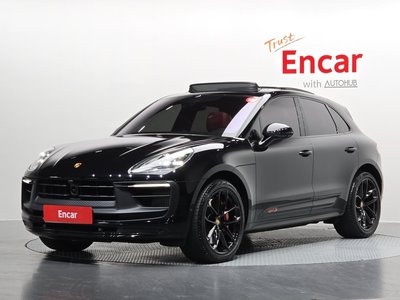 PORSCHE MACAN - 1