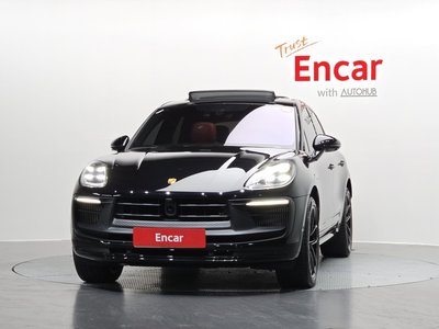 PORSCHE MACAN - 2