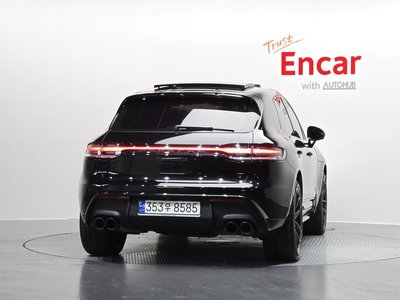 PORSCHE MACAN - 4