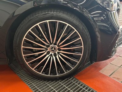MERCEDES-BENZ E-CLASS - 4