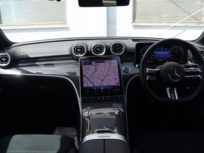 صورة 4 لـ 2024 MERCEDES-BENZ C-CLASS