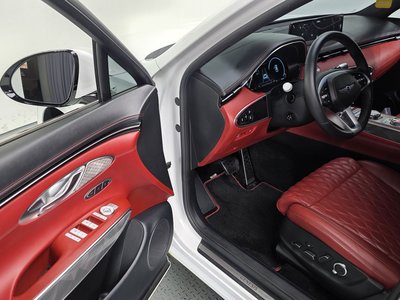 2022 Genesis GV70 — миниатюра 13