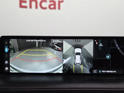 2022 Genesis GV70 — миниатюра 17