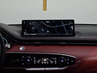 2022 Genesis GV70 — миниатюра 16