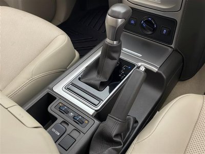 TOYOTA LAND CRUISER PRADO - 9