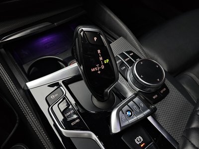 صورة 9 لـ 2018 BMW 5 SERIES