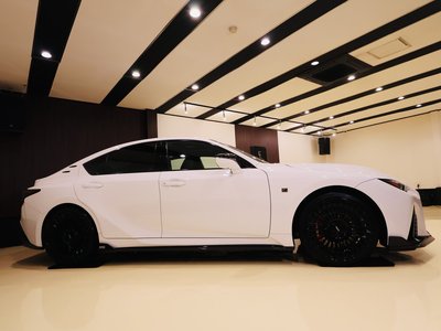 LEXUS IS - 8