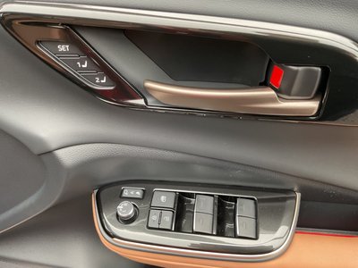 2025 Toyota CROWN SPORT thumbnail 17