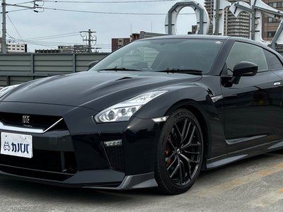 NISSAN GT-R - 1