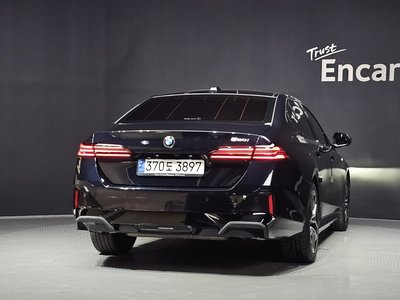 صورة 4 لـ 2024 BMW 5 SERIES