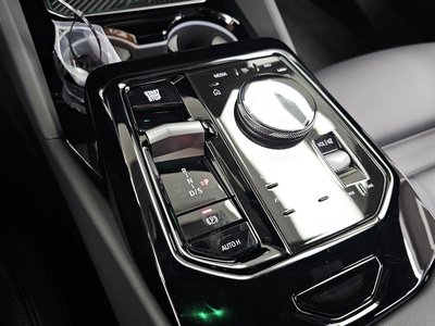 2024 BMW 5 SERIES 缩略图 12