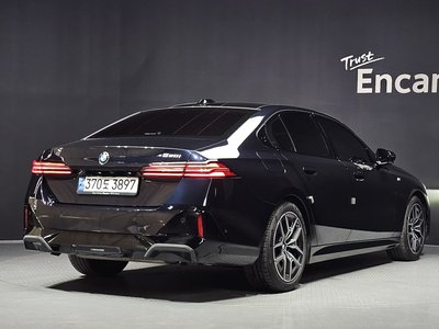 صورة 3 لـ 2024 BMW 5 SERIES