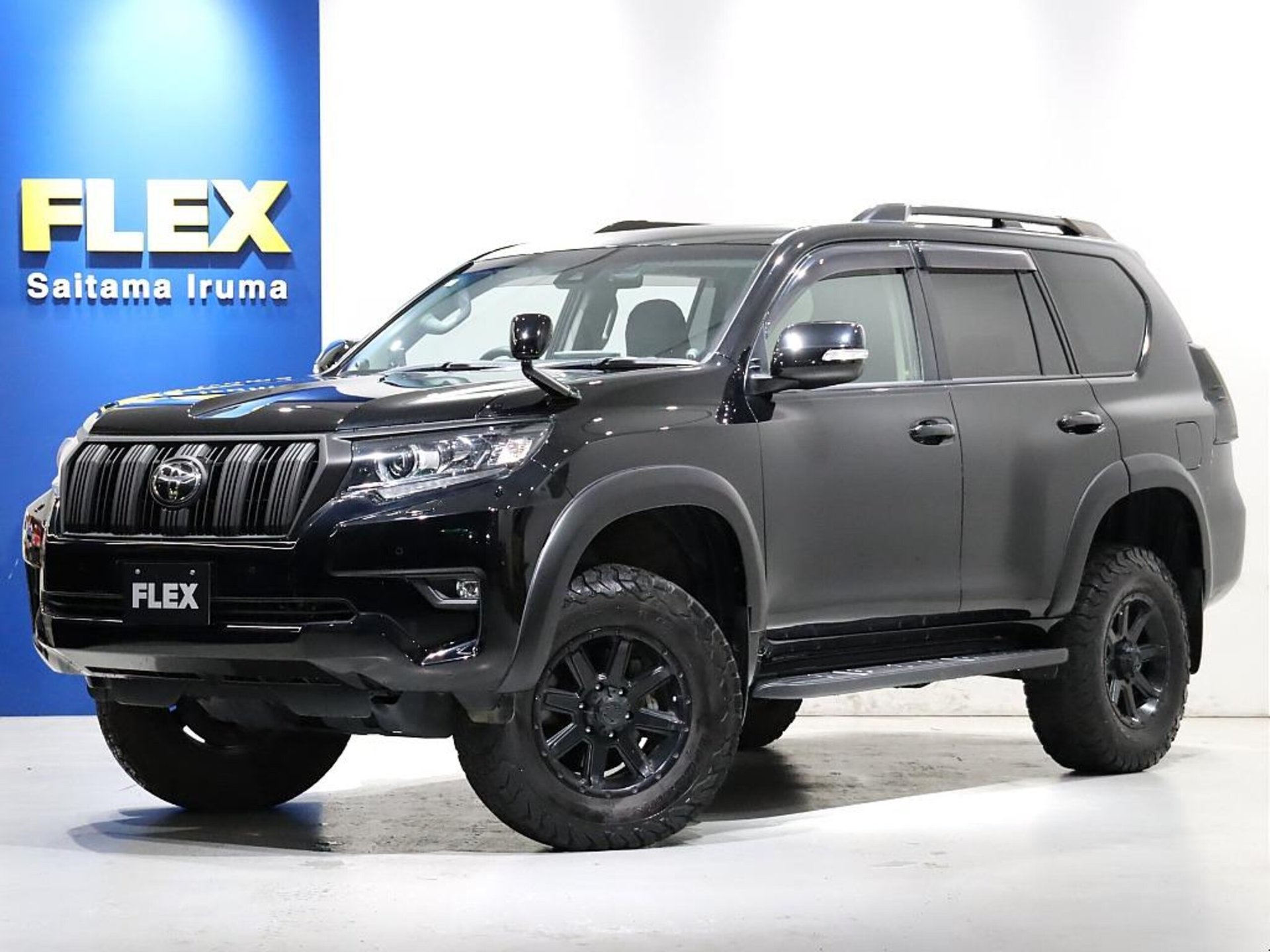 TOYOTA LAND CRUISER PRADO - View 1