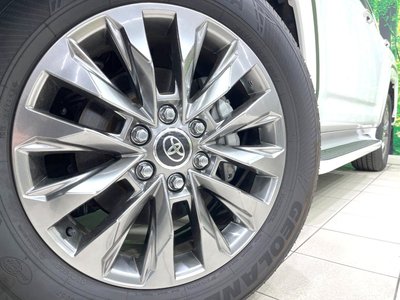 صورة مصغرة 15 لـ 2024 Toyota LAND CRUISER 300