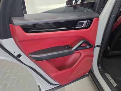 صورة مصغرة 15 لـ 2022 Porsche CAYENNE