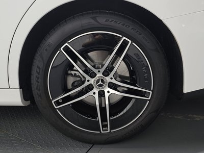 MERCEDES-BENZ E-CLASS - 8