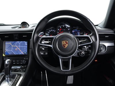 2018 Porsche 911 — миниатюра 12