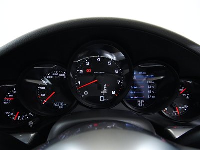 2018 Porsche 911 — миниатюра 24