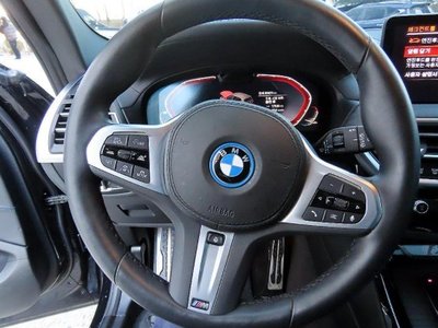 BMW IX3 - 9