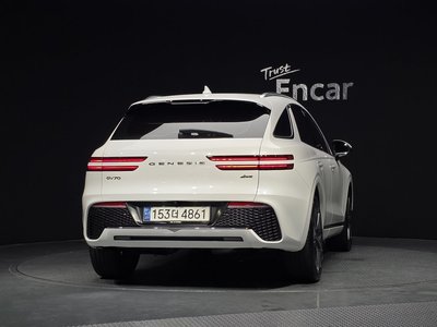 صورة 4 لـ 2021 Genesis GV70