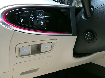 2021 Genesis GV70 — миниатюра 14