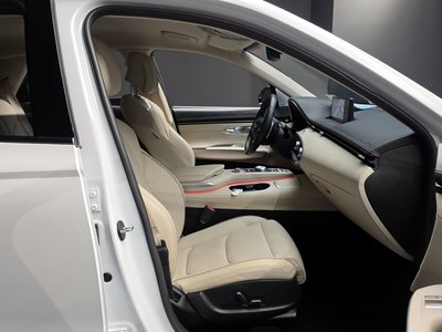 صورة 10 لـ 2021 Genesis GV70