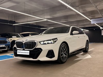 BMW 5 SERIES - 1