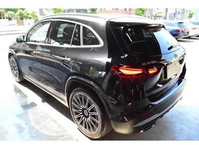 MERCEDES-BENZ GLA - 6