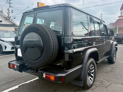 2025 Toyota LAND CRUISER 70 — миниатюра 40
