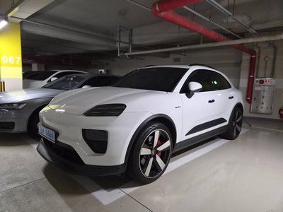 صورة 1 لـ 2025 Porsche MACAN