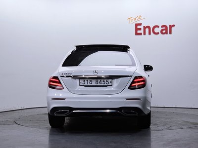 MERCEDES-BENZ E-CLASS - 4