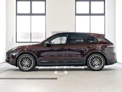 صورة 2 لـ 2022 Porsche CAYENNE