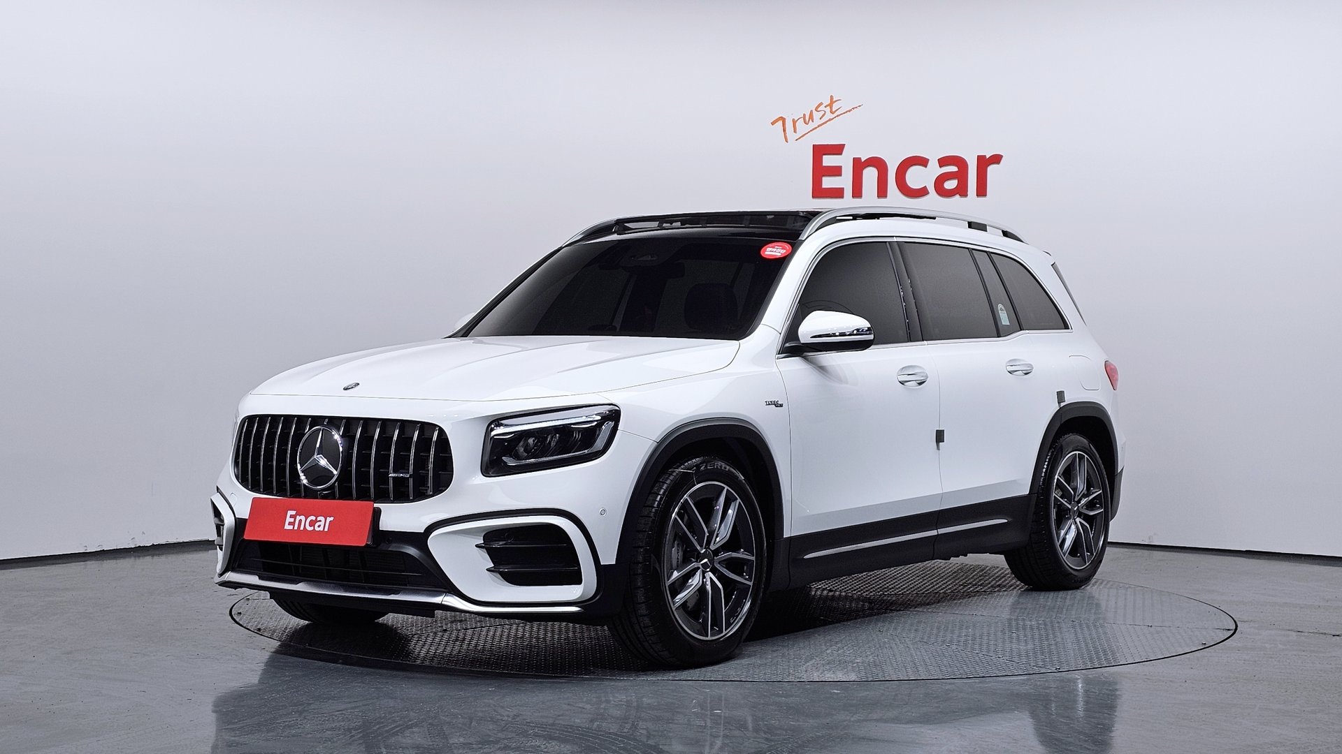 MERCEDES-BENZ GLB - View 1