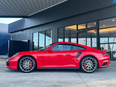 صورة 7 لـ 2016 Porsche 911