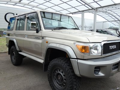 TOYOTA LAND CRUISER 70 - 2