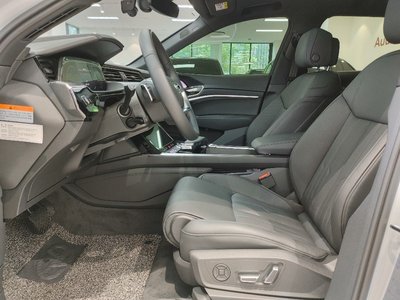 AUDI E-TRON - 10
