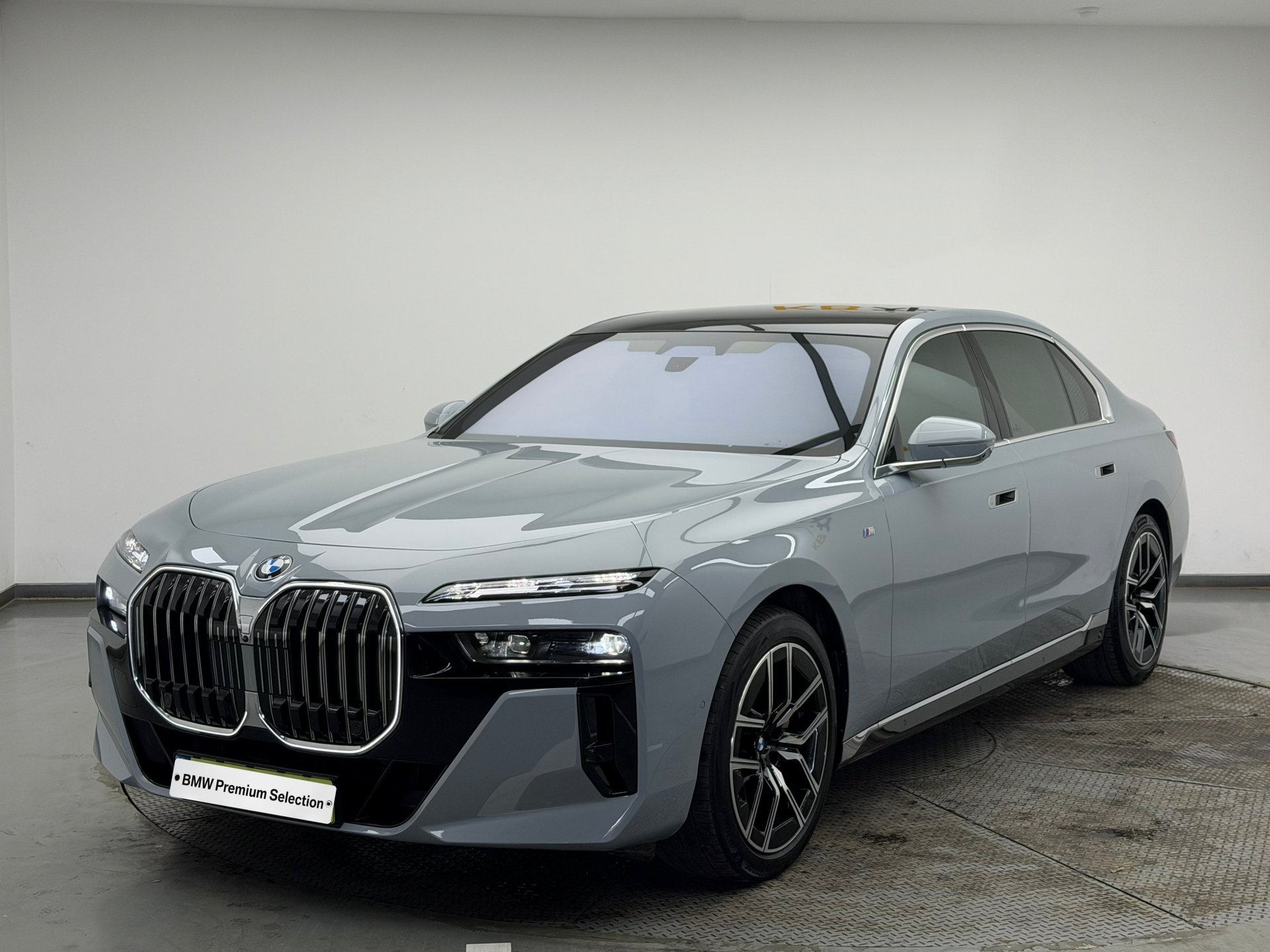 BMW 7 SERIES - View 1